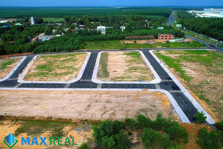 Maxreal luôn đem đến cho khách hàng những khu đất nền tiềm năng và đem lại lợi nhuận kinh tế cao. Đây là khu vực đất nền đáng để đầu tư nhất tại khu vực phía nam. Maxreal cung cấp cho khách hàng những khu đất nền nằm tại vị trí đắc địa trên xã lộ 25 Đồng Nai chỉ cách sân bay Long Thành chưa đến 3km.